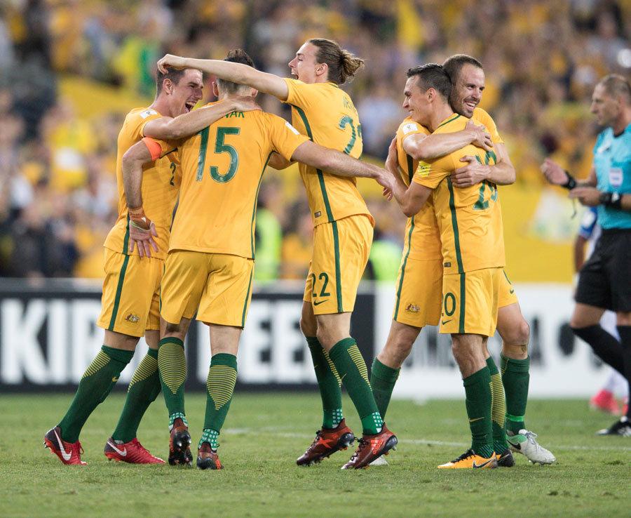 奥格斯堡2-0勒沃库森，吉安努利斯传射，药厂三中门框（奥格斯堡2比0击退勒沃库森：吉安努利斯传射建功，药厂三次中框）