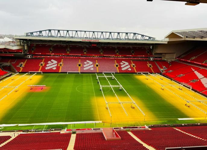 米切尔&莫布利首节合砍26分，其他队友合计只得7分（米切尔与莫布利首节联手轰下26分，其余队友仅拿7分）