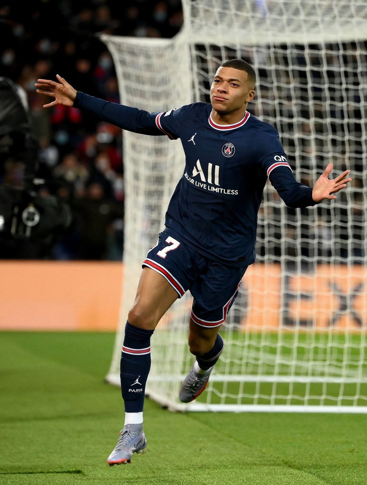 卡萨诺：32岁的迪巴拉已经跑不动了；罗马应该把科内卖给国米（卡萨诺直言32岁迪巴拉难再奔跑，罗马应将科内出售至国米）