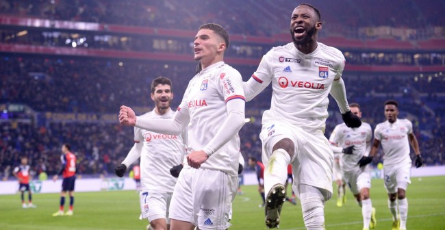 海港在亚冠已跨赛季10场不胜，上次赢球是整整一年前（亚冠赛场海港已10战未胜，距上次赢球整整一年）