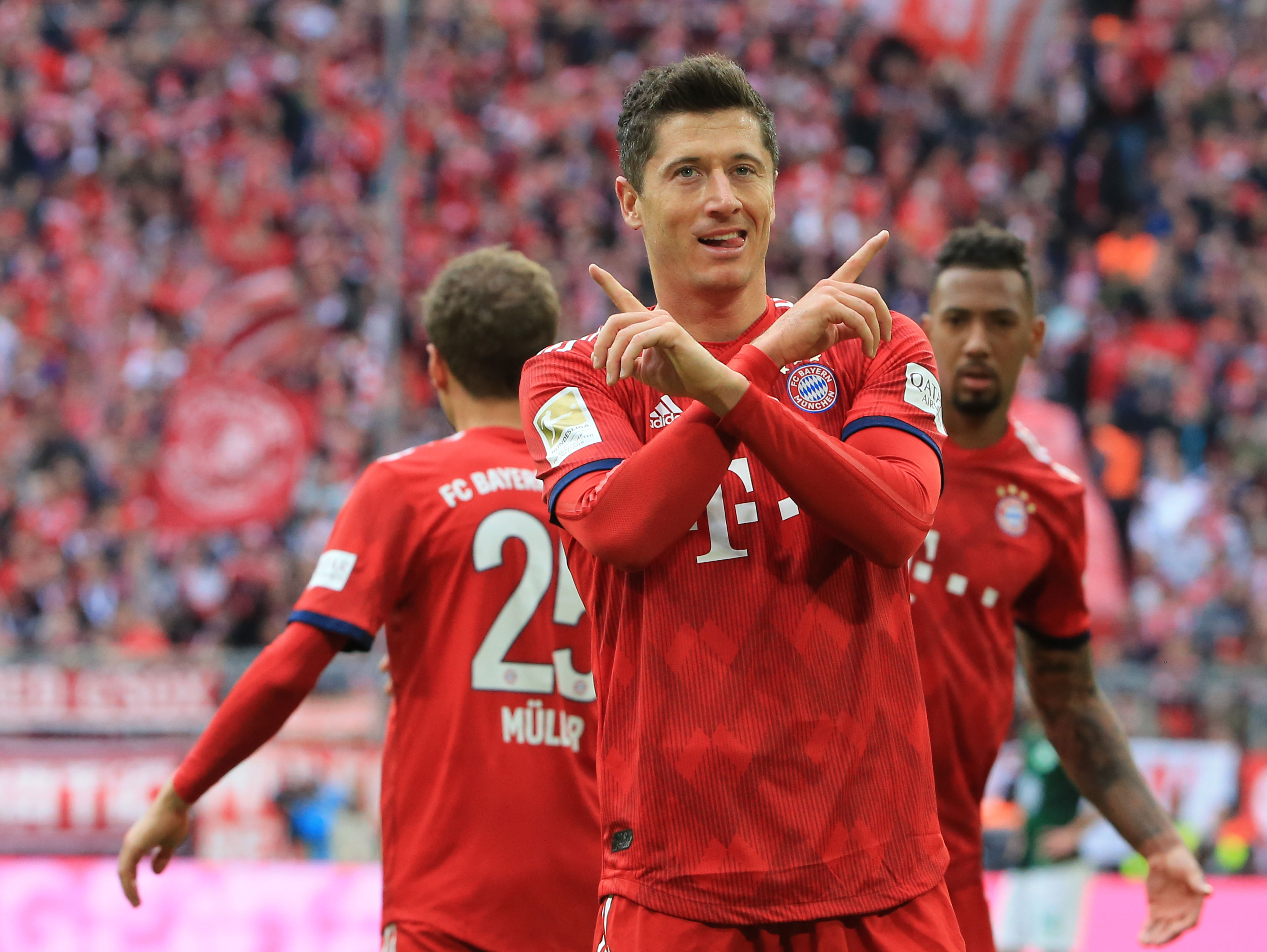 曼联积极追求希腊天才穆扎基蒂斯，有望在2026年夏季转会窗前完成交易。（曼联加速追逐希腊新星穆扎基蒂斯，交易或将于2026年夏窗前敲定）