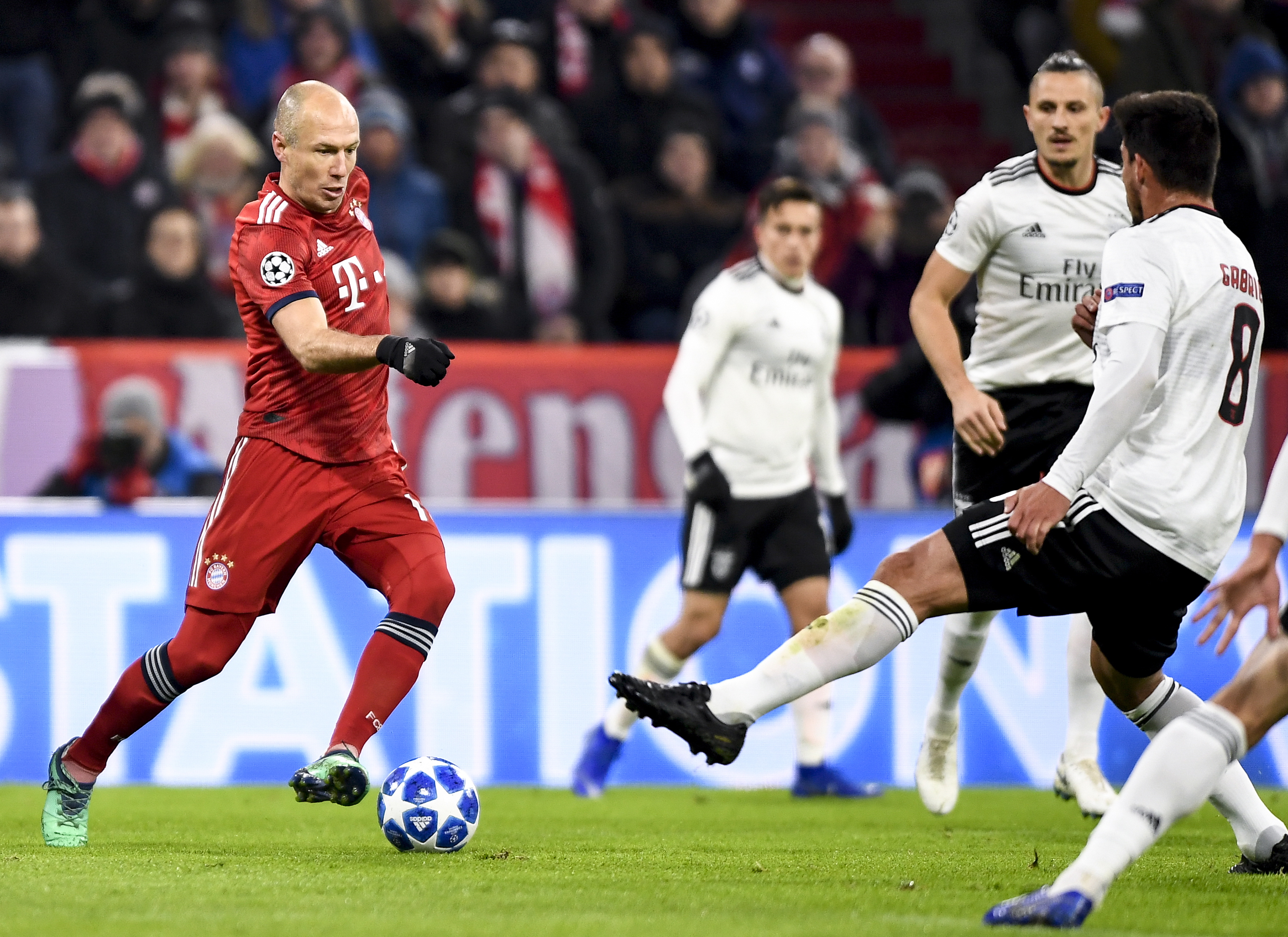 青训小将破门首秀入选最佳球员（青训新星首秀破门，当选全场最佳）