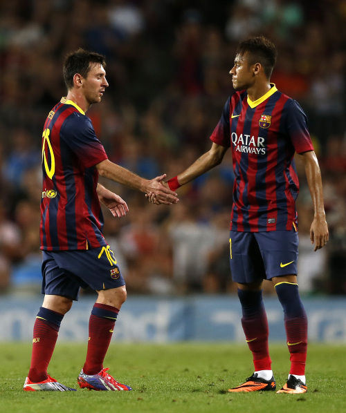 欧冠积分榜分析：小组晋级形势紧张,（欧冠形势解读：小组出线争夺白热化）