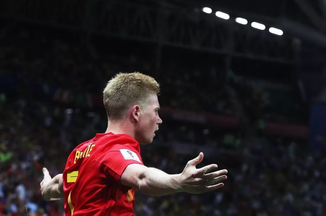 阿斯：巴萨重返诺坎普的庆典堪称完美，门票收入500万欧元（阿斯：巴萨回归诺坎普庆典完美收官，票务收入达500万欧元）