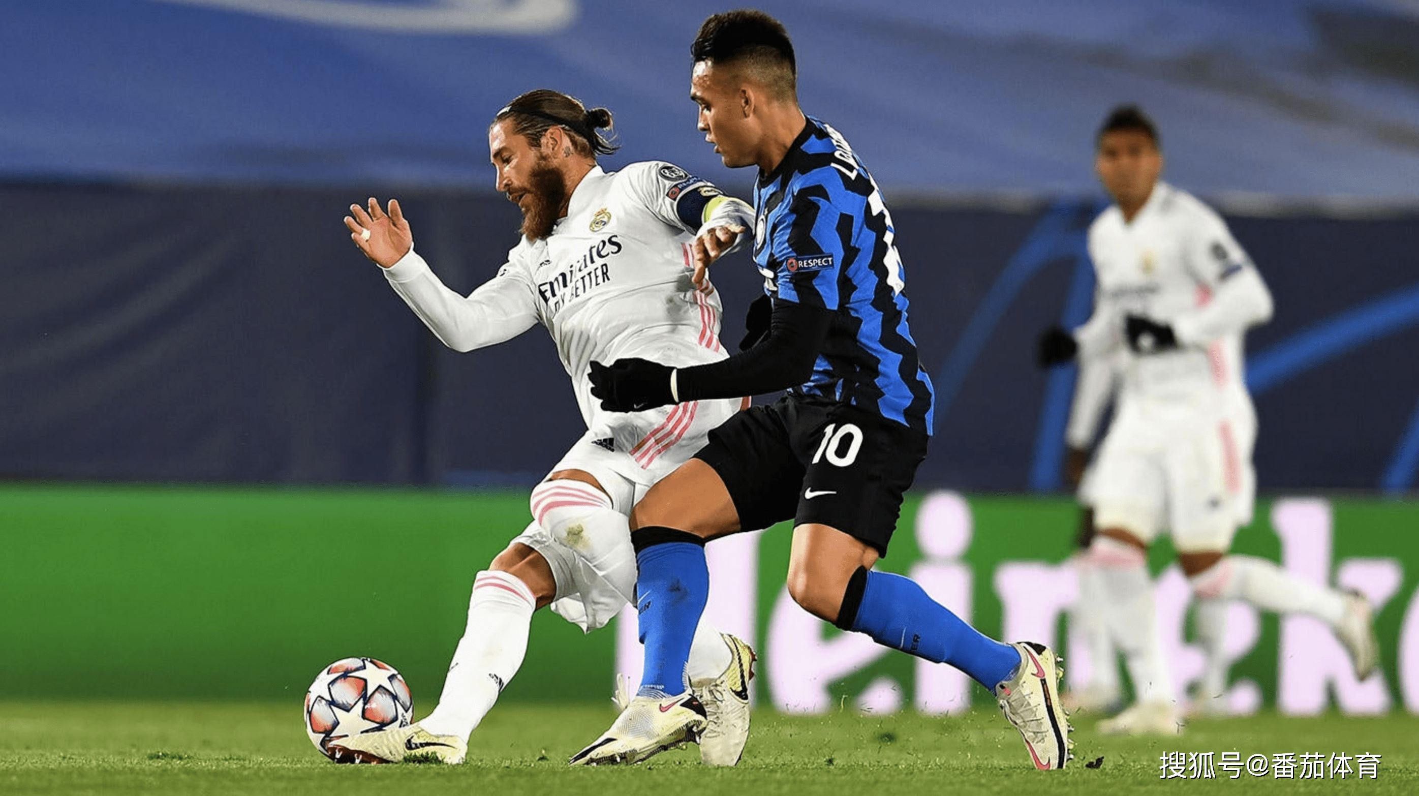 中超强队国安在亚冠被越南绝杀，国脚表现低迷，暴露中国足球实力与管理问题。（亚冠赛场国安遭越南队补时绝杀，国脚低迷凸显中国足球实力与管理短板）